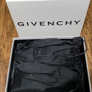 Givency Shoes
